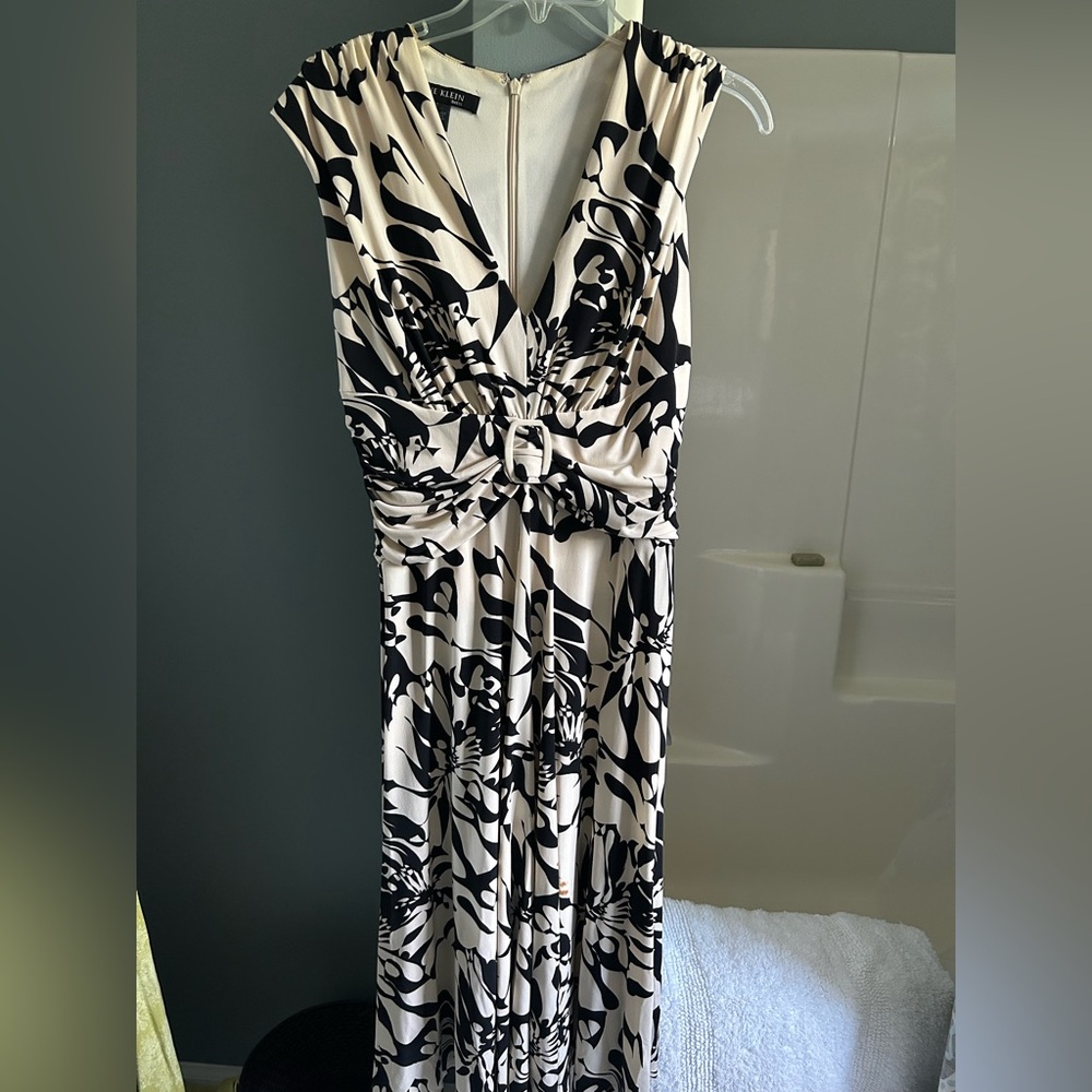 Elegant Black and Cream dress